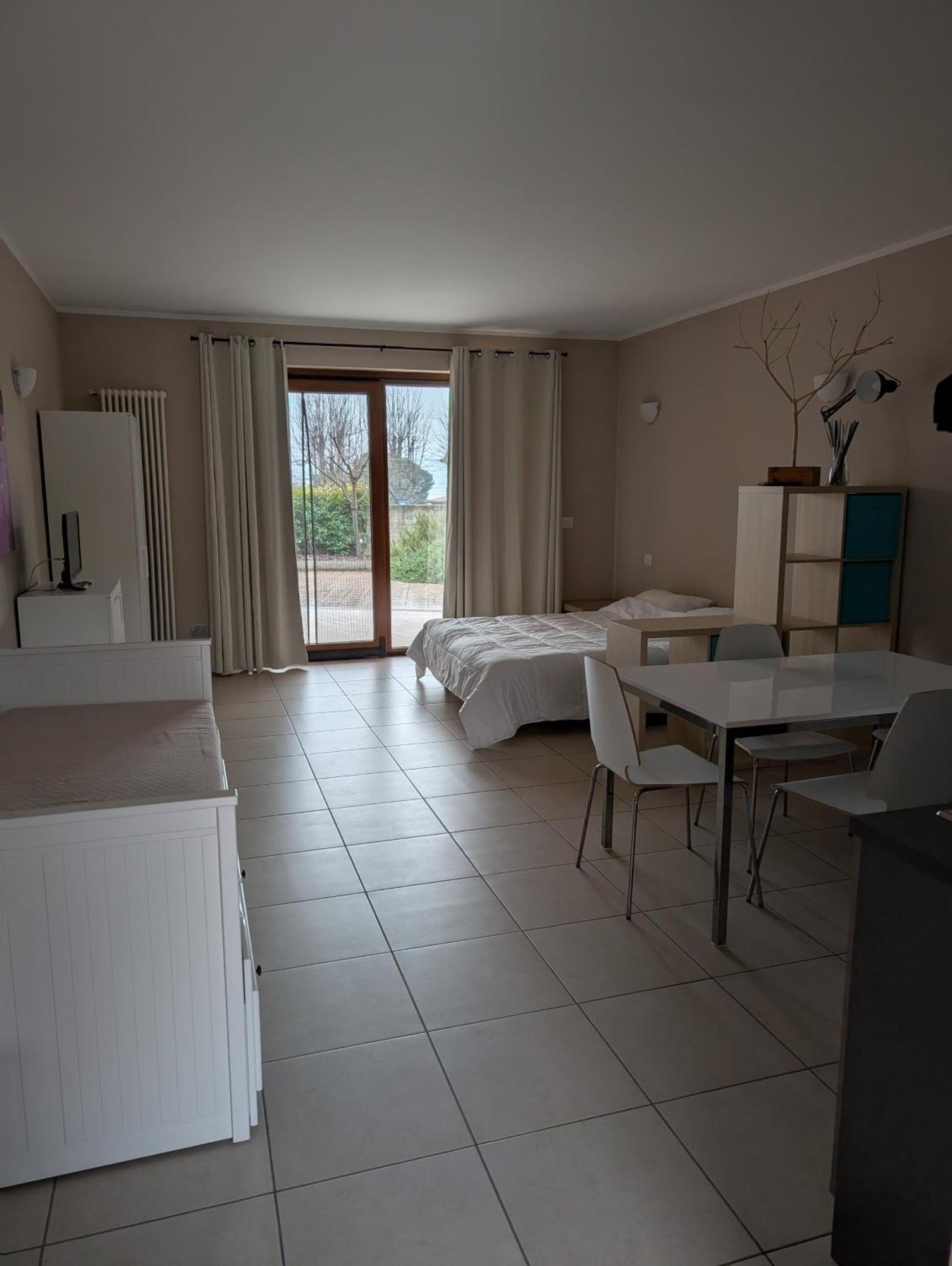 Slowliday Viverone Exterior foto